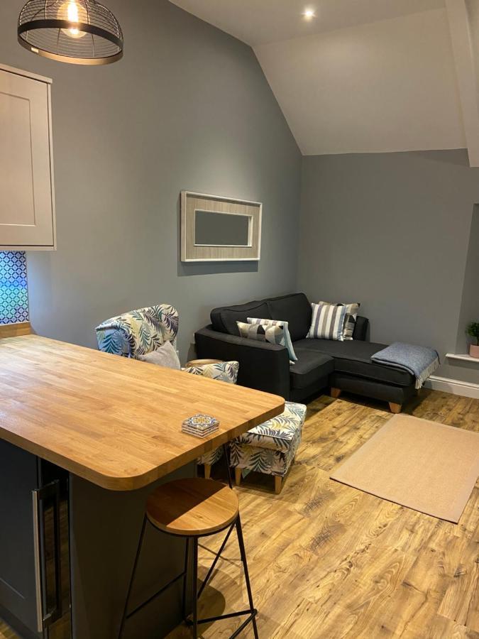 Stylish Tenby Apartment, Great Location, Parking Zewnętrze zdjęcie